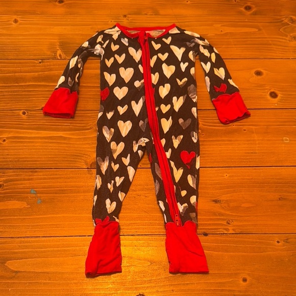 Little Sleepies Other - Little Sleepies valentines heart zippy 0-3 black red white